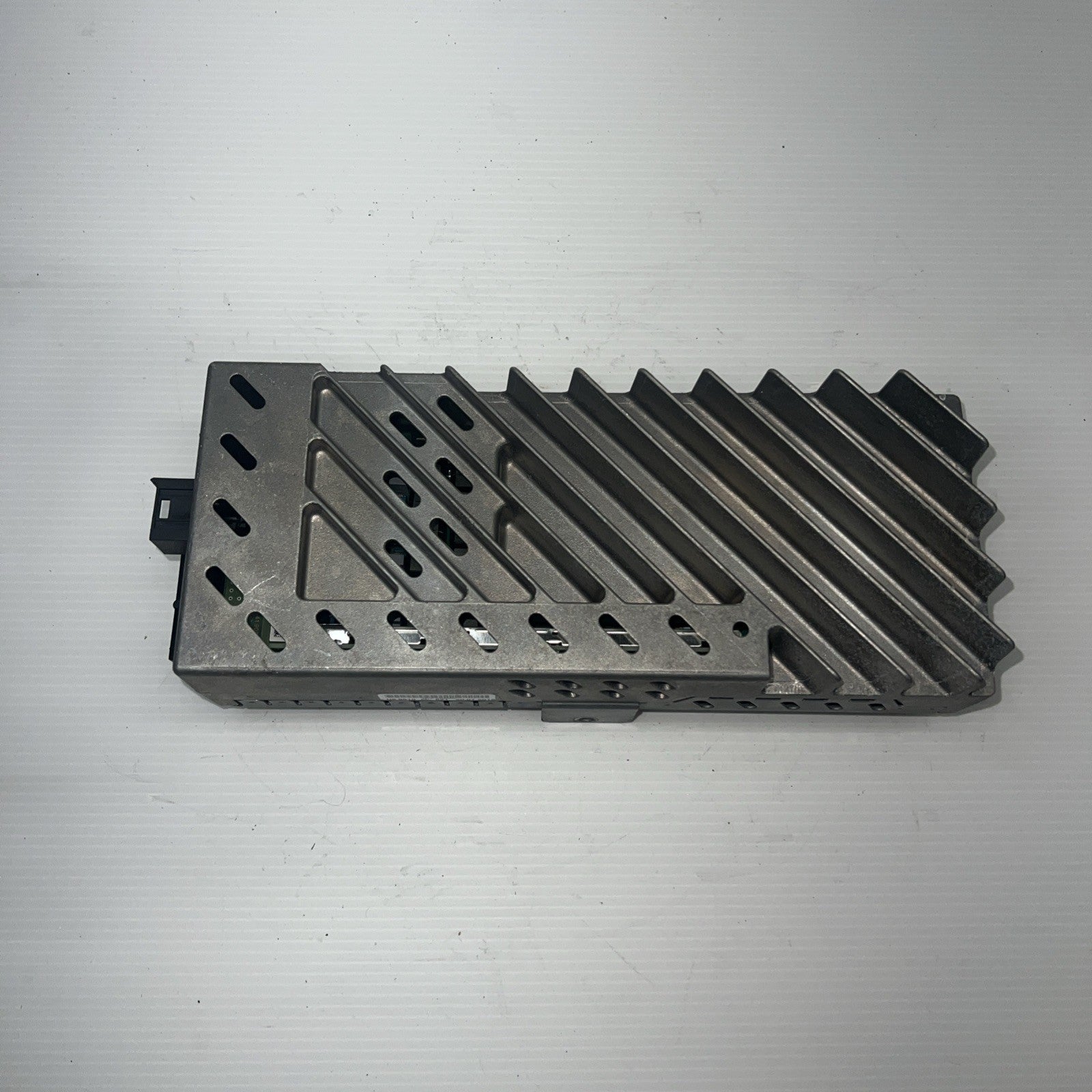 11-16 BMW 528i 535i 550i M5 F10 TOP HIFI HI-FI HARMAN BECKER AUDIO AMP AMPLIFIER