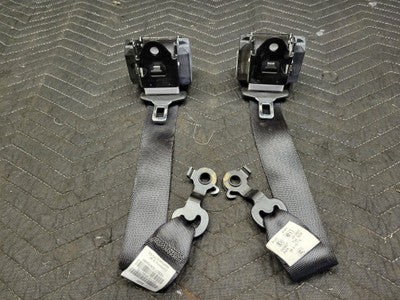 BMW E70 X5 Third Row Upper Seatbelts Schwarz 72117161856