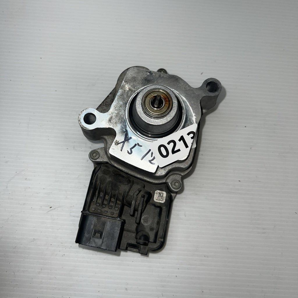 2012-2015 BMW X1 - Transfer CASE Motor / Module 7643762