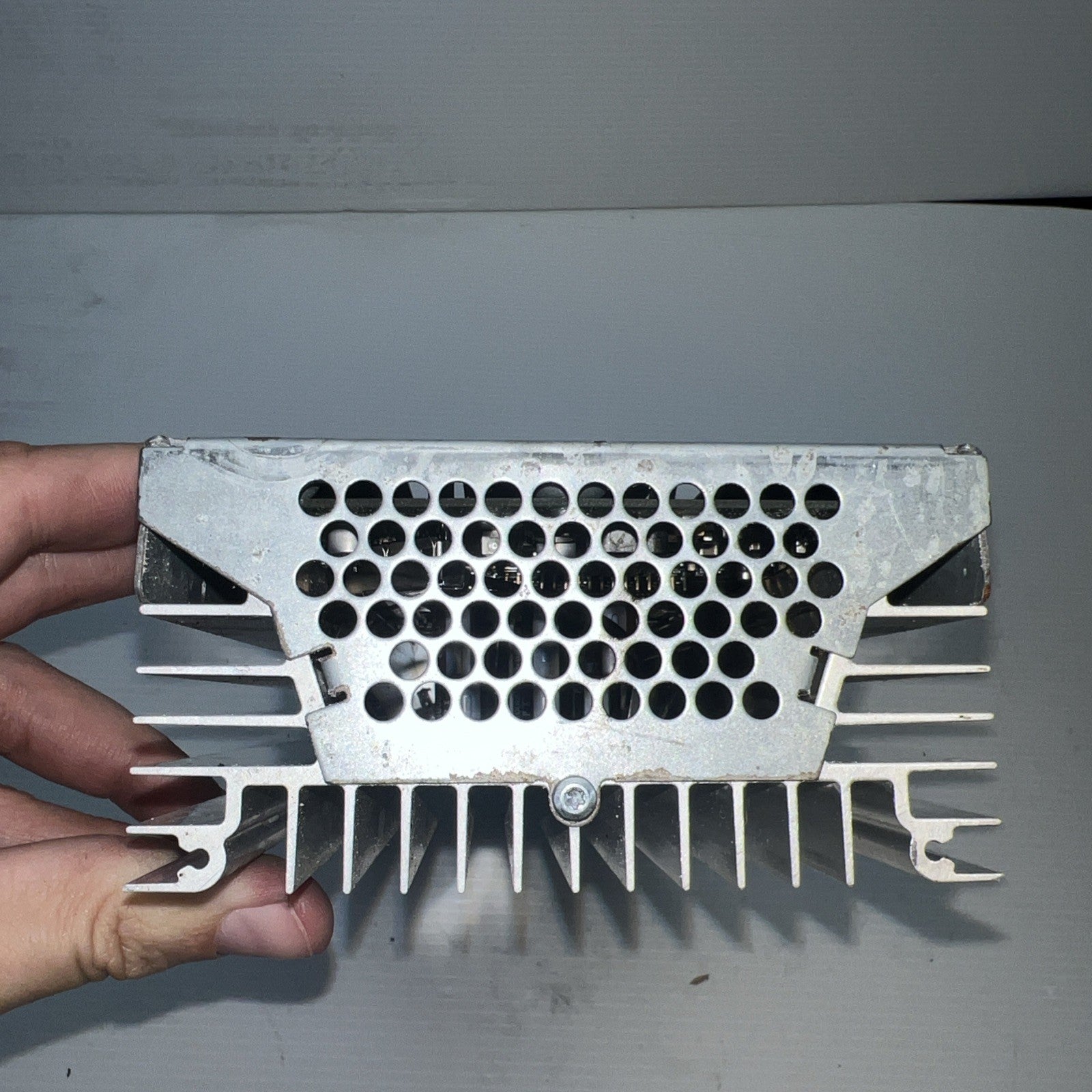 BMW 2006-2013 E90 HARMEN BECKER TOP HiFi RADIO AUDIO AMPLIFIER OEM 9218086