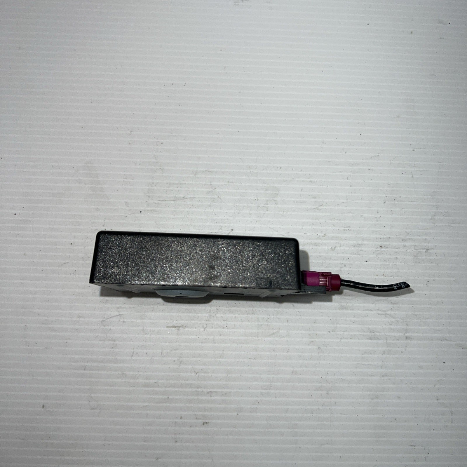 2014-2018 BMW X5 F15 AM FM Radio Antenna Amplifier Module Unit 108594 10 OEM