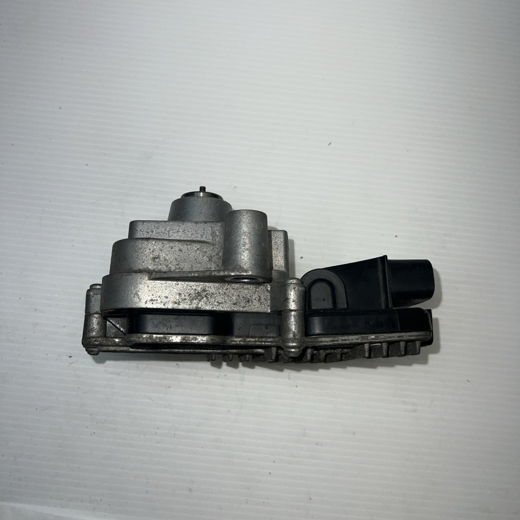 2012-2015 BMW X1 - Transfer CASE Motor / Module 7643762