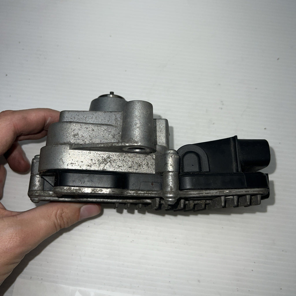 2012-2015 BMW X1 - Transfer CASE Motor / Module 7643762