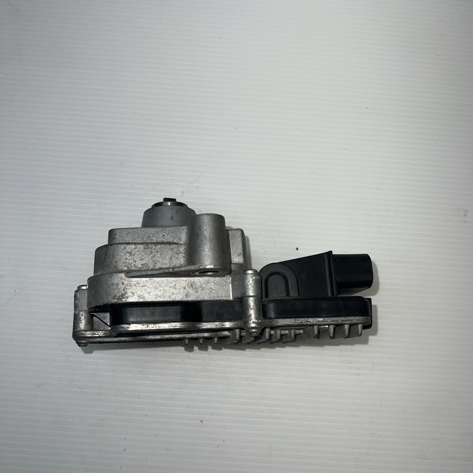 2012-2015 BMW X1 - Transfer CASE Motor / Module 8643153