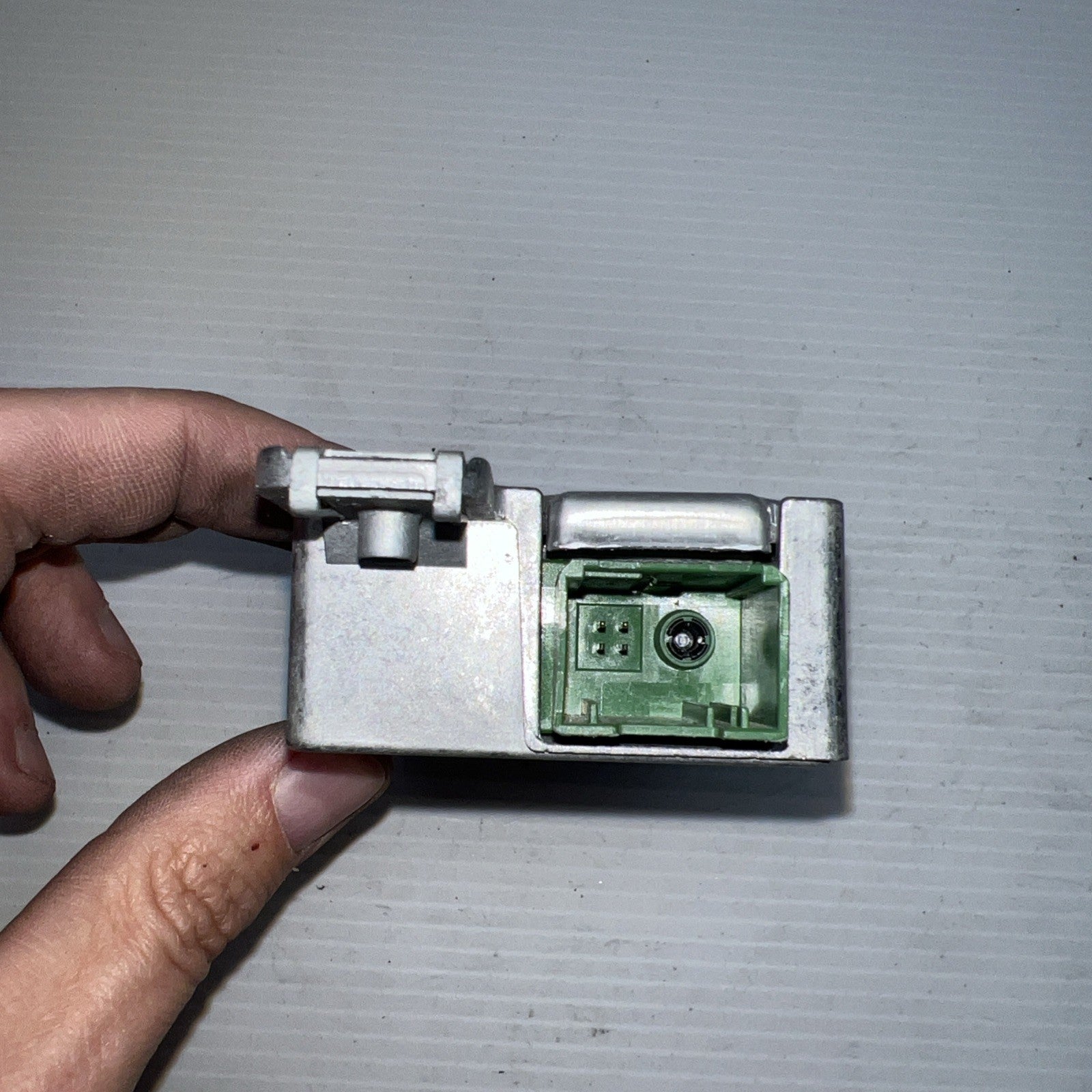 2006 BMW 7 Series SRS Control Module Unit OEM 65.77-6970890 OEM