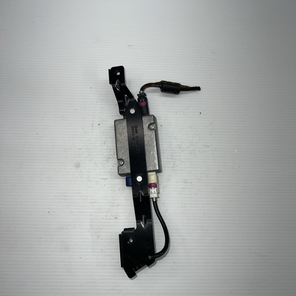 2008-2016 BMW 535I 550I Hub Audio Antenna Control Module w/ Bracket 9123739 OEM.