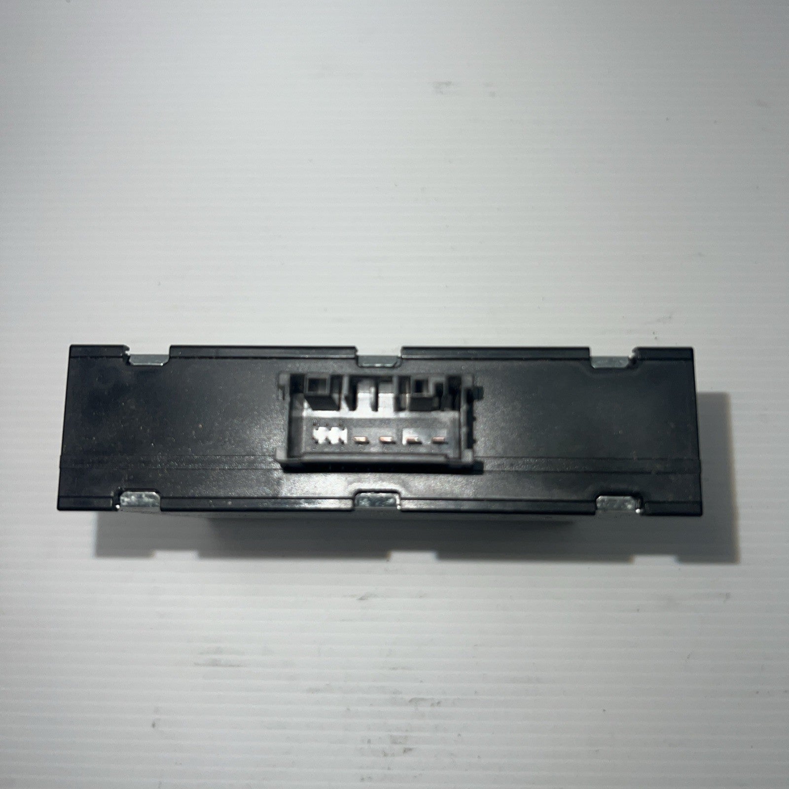 13-15 BMW X1 E84 VOLTAGE CONVERTER CONTROL MODULE OEM 9253208