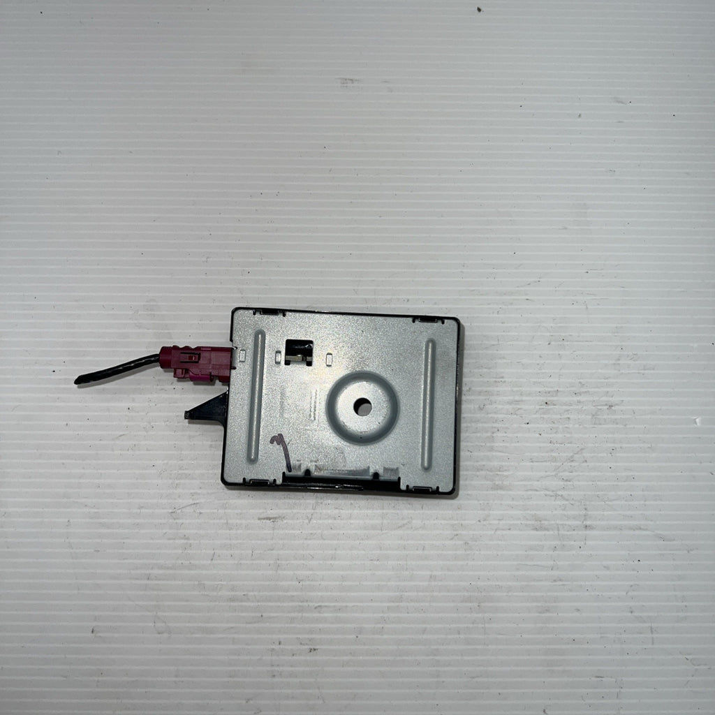 2014-2018 BMW X5 F15 AM FM Radio Antenna Amplifier Module Unit 108594 10 OEM
