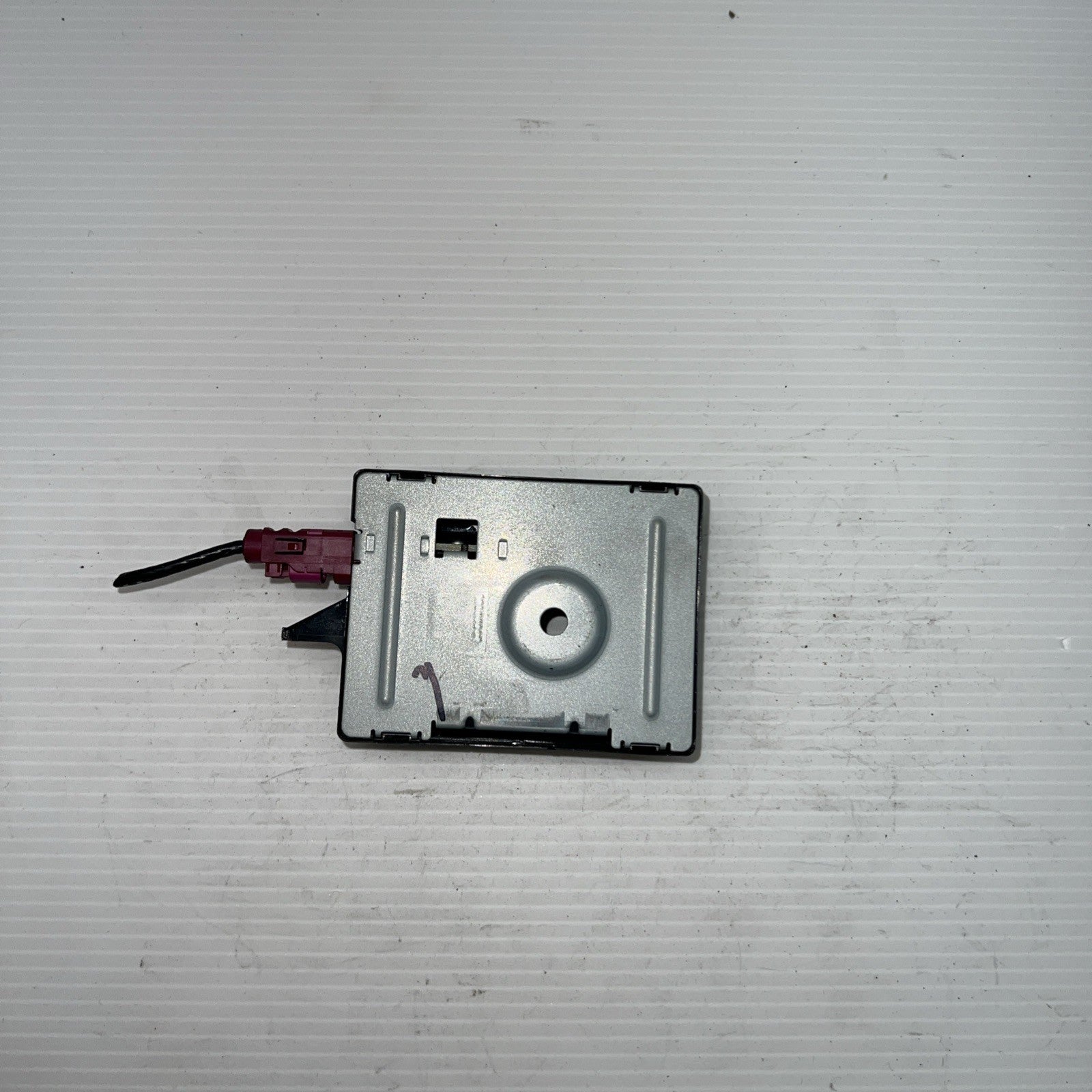 2014-2018 BMW X5 F15 AM FM Radio Antenna Amplifier Module Unit 108594 10 OEM