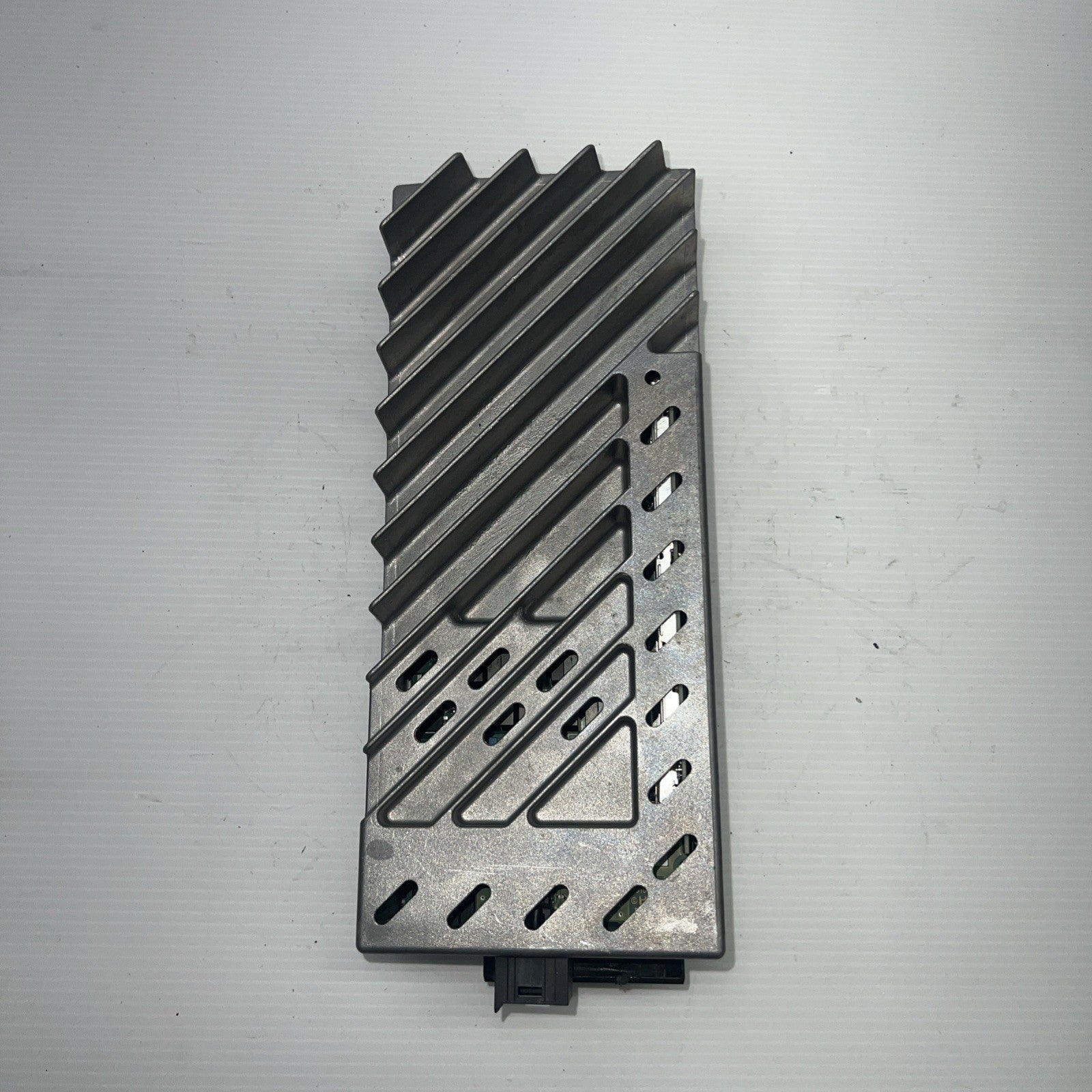 2011-2016 BMW F10 535Xi Harman/Becker Radio HIFI Audio Amplifier AMP 9243496 OEM