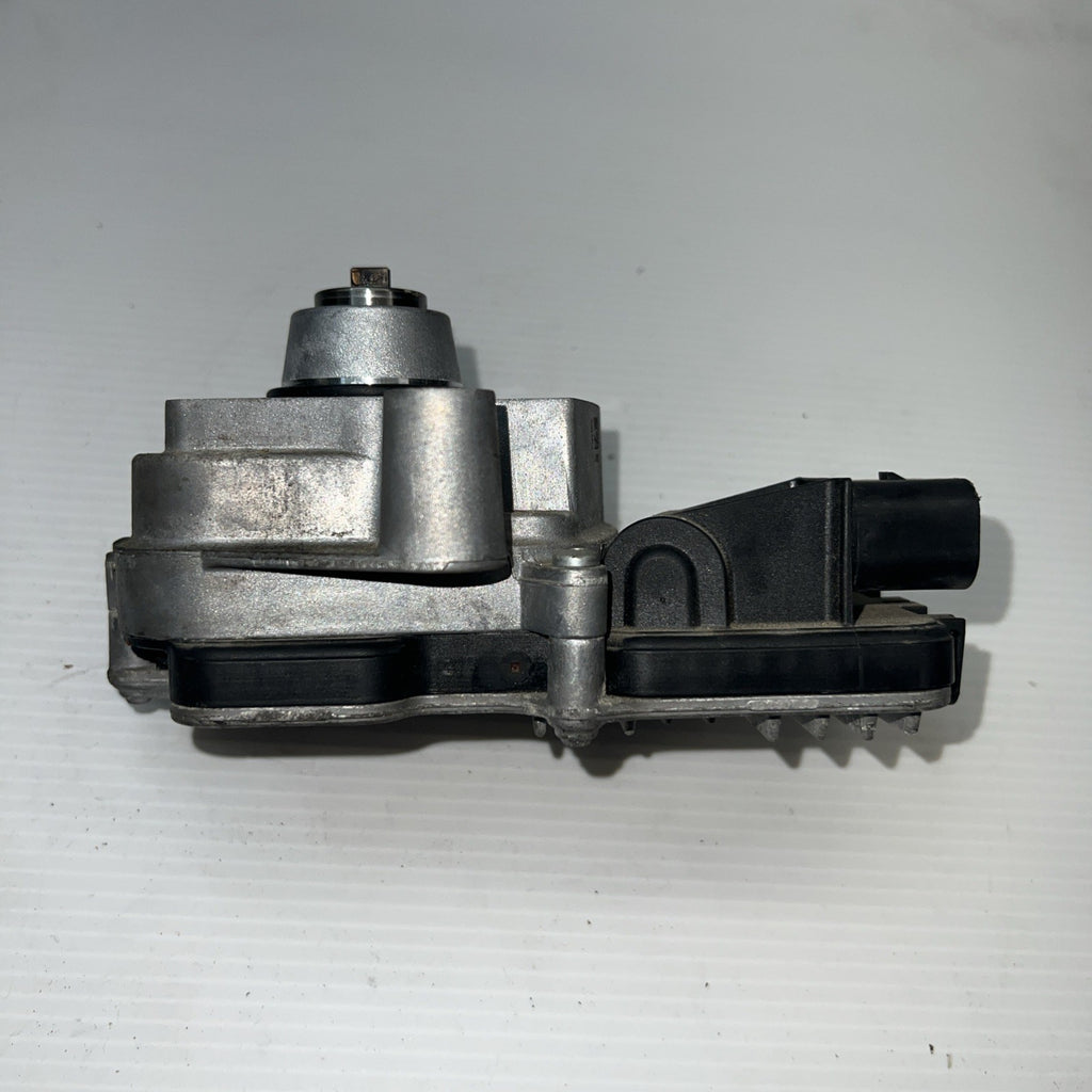 2012-2015 BMW X1 - Transfer CASE Motor / Module 7643762