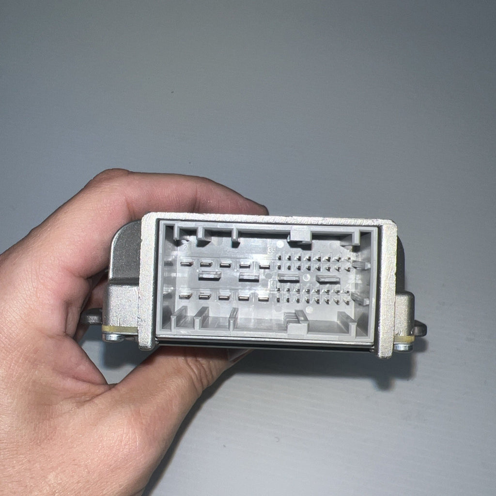 2011-2016 BMW F10 528i 535i 550i Harman Becker HS B101 AMP Amplifier 682111001