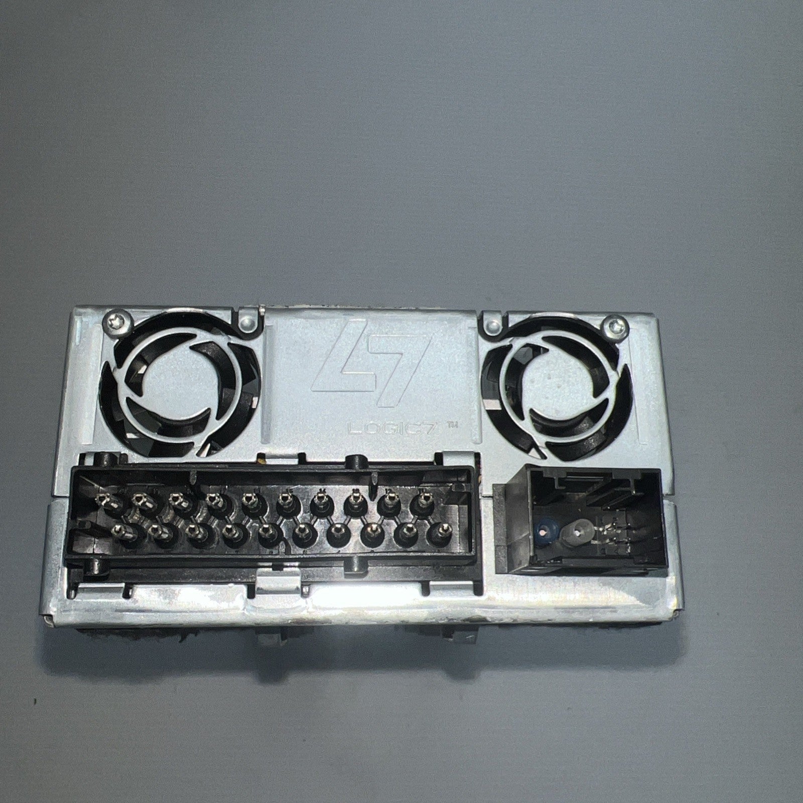 BMW 2006-2013 E90 HARMEN BECKER TOP HiFi RADIO AUDIO AMPLIFIER OEM 9218086