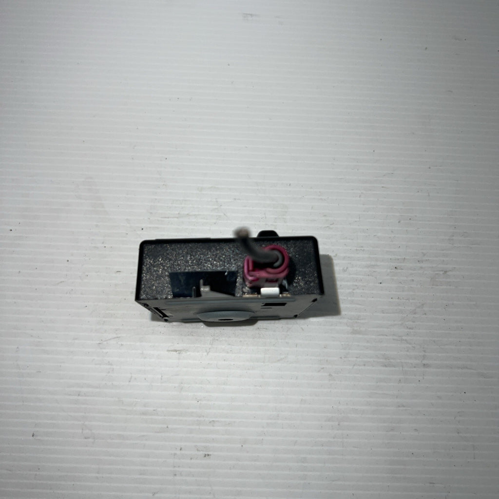 2014-2018 BMW X5 F15 AM FM Radio Antenna Amplifier Module Unit 108594 10 OEM