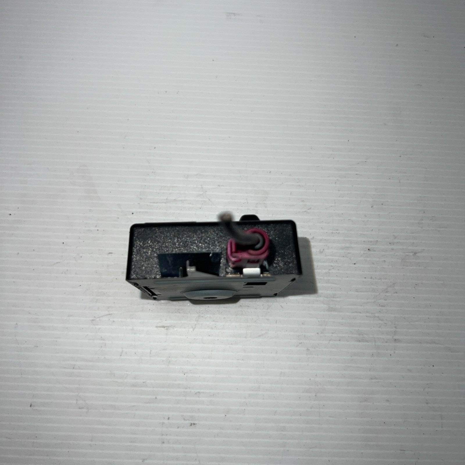 2014-2018 BMW X5 F15 AM FM Radio Antenna Amplifier Module Unit 108594 10 OEM