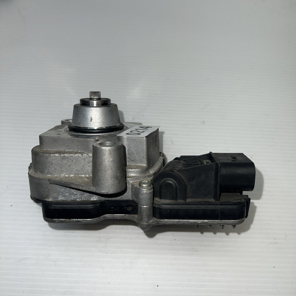 2012-2015 BMW X1 - Transfer CASE Motor / Module 8643153