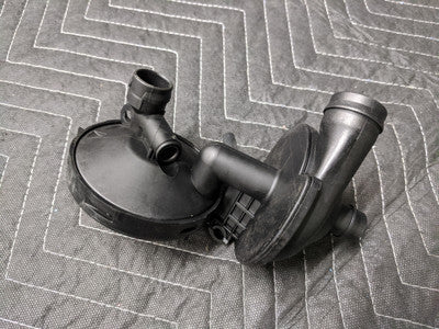 BMW E38/E39/E46/E53/E60/E83/E85 Crankcase Vent PCV Valve 11617501566