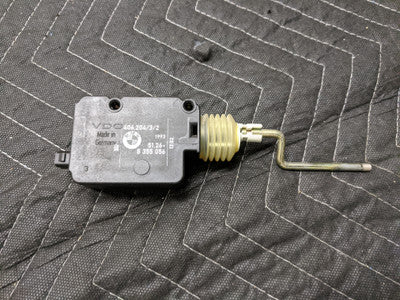BMW E34/E53 5-Series X5 Fuel Filler Flap Actuator 8355056