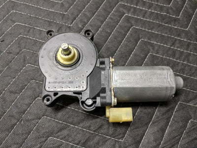 BMW E46/E53/E64/E85 Window Regulator Lifter Motor Bosch 0130821716 67628362063