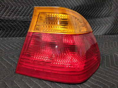 BMW E46 3-Series Tail Light Right Passenger 63218364922
