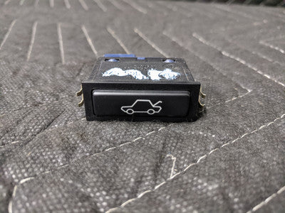 BMW E38/E39/E46/E53/E85/E86 Trunk Unlock Switch 61318365579