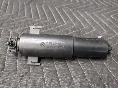 BMW E90/E91/E92/E93 3-Series Telescopic Headlight Washer Nozzle 61677179311