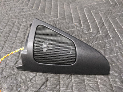 BMW E92/E93 3-Series Front Right Door Tweeter Cover With HiFi Tweeter 51337184198