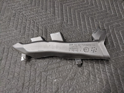 BMW E90/E91/E92/E93 3-Series Left Floor Heater Duct 64227059289
