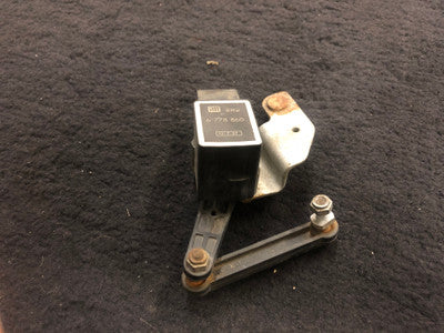 BMW E60 Headlight Level Sensor with Mounting Bracket and Link 6778860