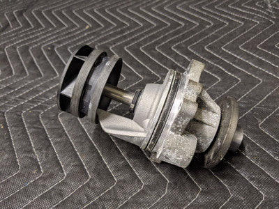 BMW E60/E63/E64/E90/E92/E93 M3 M5 M6 S65 S85 Engine Water Pump 11517838201
