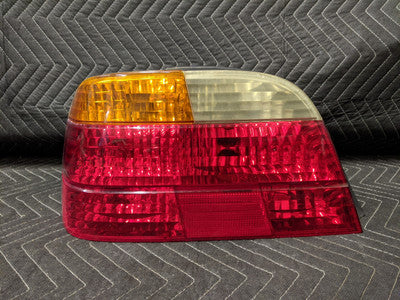 BMW E38 7-Series Tail Light Rear Left Driver  8379187