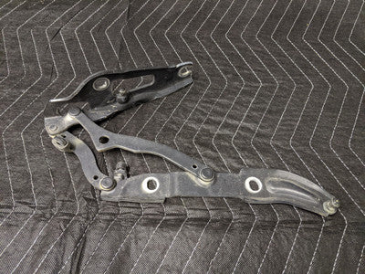 BMW E92 3-Series Coupe Trunk Lid Hinge Right Passenger 7060628