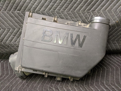 BMW F06/F10/F11/F12/F13 N55 Engine Intake Filter Housing Assembly 13717604404