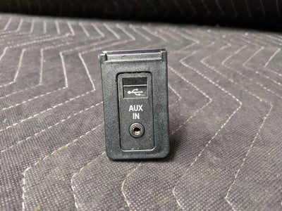 BMW E60 USB/AUX IN Socket 61319138402
