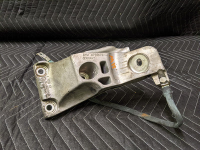 BMW E60/E61 5-Series Engine Support Bracket Right 6776678